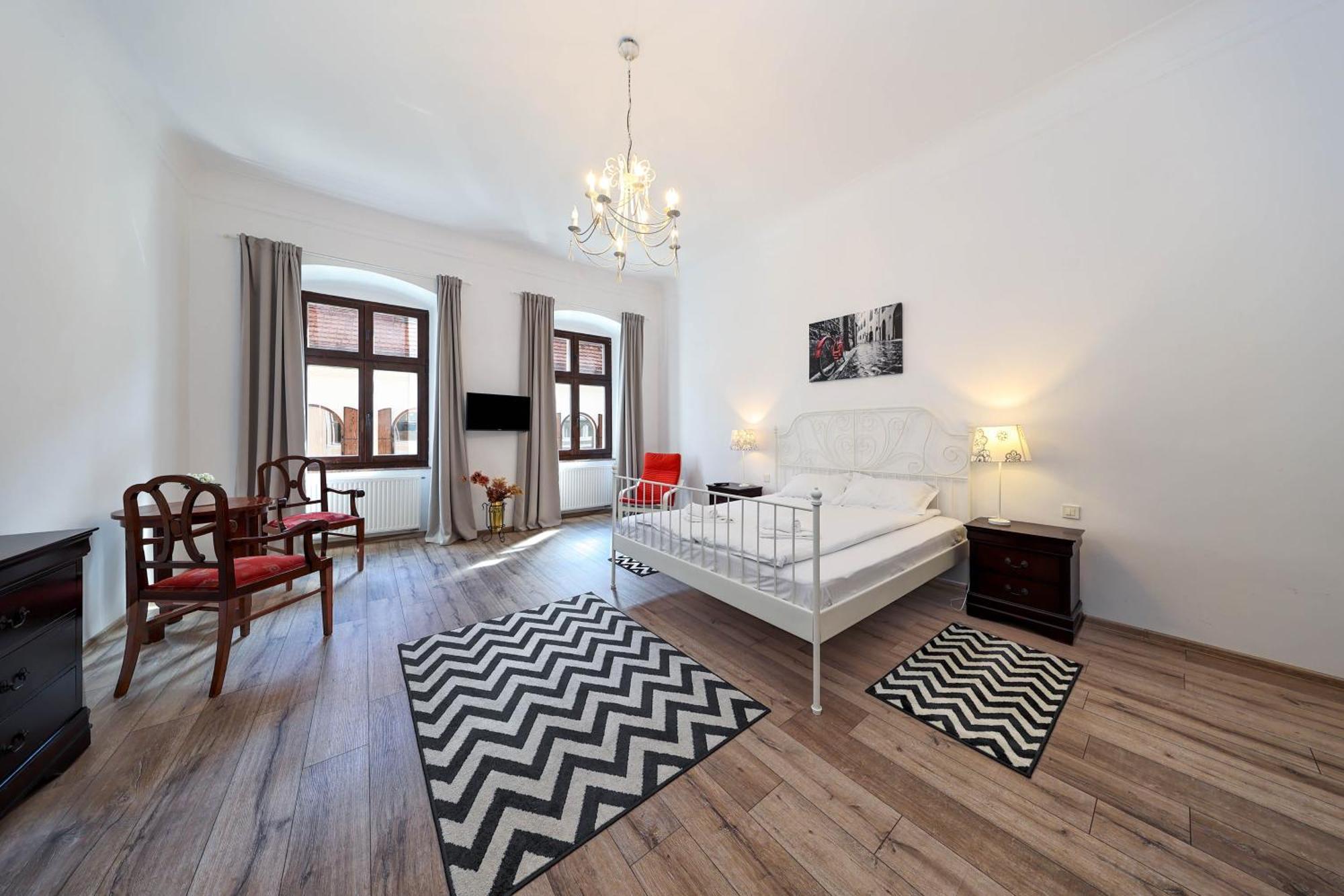 Hirscher Apartments Braşov Eksteriør billede